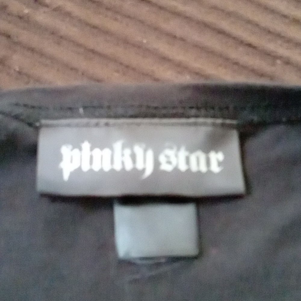 Pinky Star Tee - Picture 4 of 4